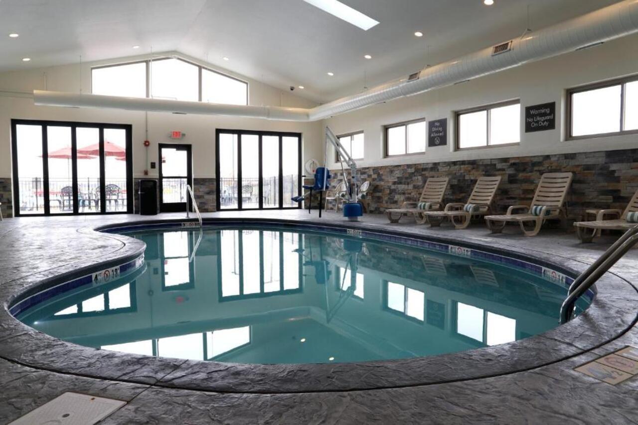 Sleep Inn & Suites Belmont - St. Clairsville Bagian luar foto