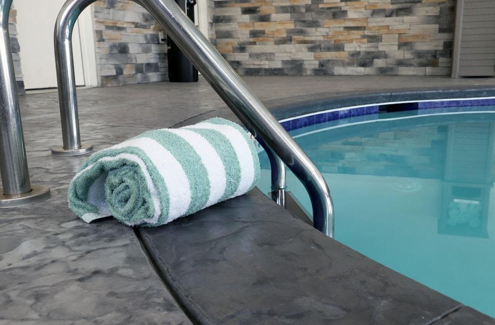 Sleep Inn & Suites Belmont - St. Clairsville Bagian luar foto