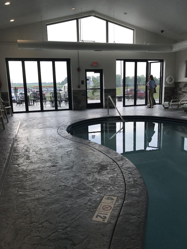 Sleep Inn & Suites Belmont - St. Clairsville Bagian luar foto
