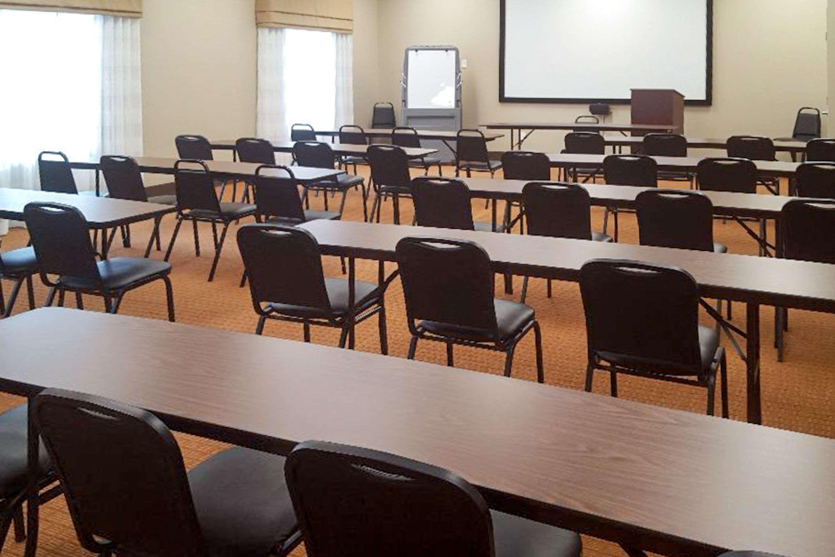 Sleep Inn & Suites Belmont - St. Clairsville Bagian luar foto