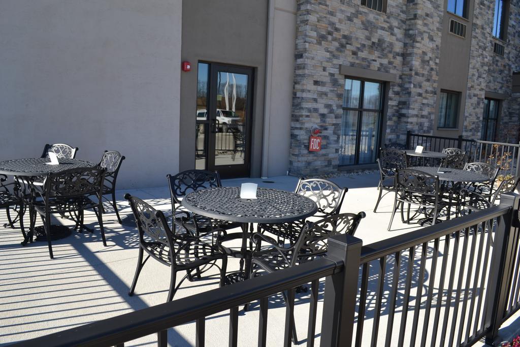 Sleep Inn & Suites Belmont - St. Clairsville Bagian luar foto