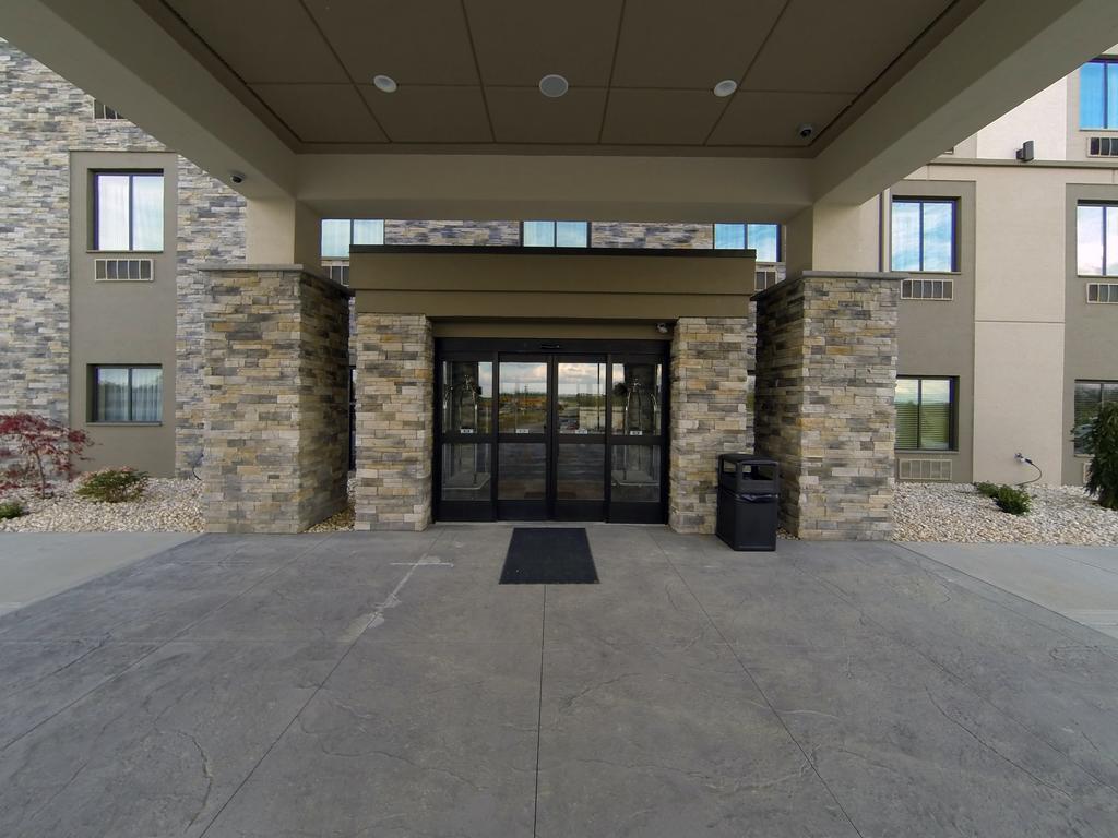 Sleep Inn & Suites Belmont - St. Clairsville Bagian luar foto